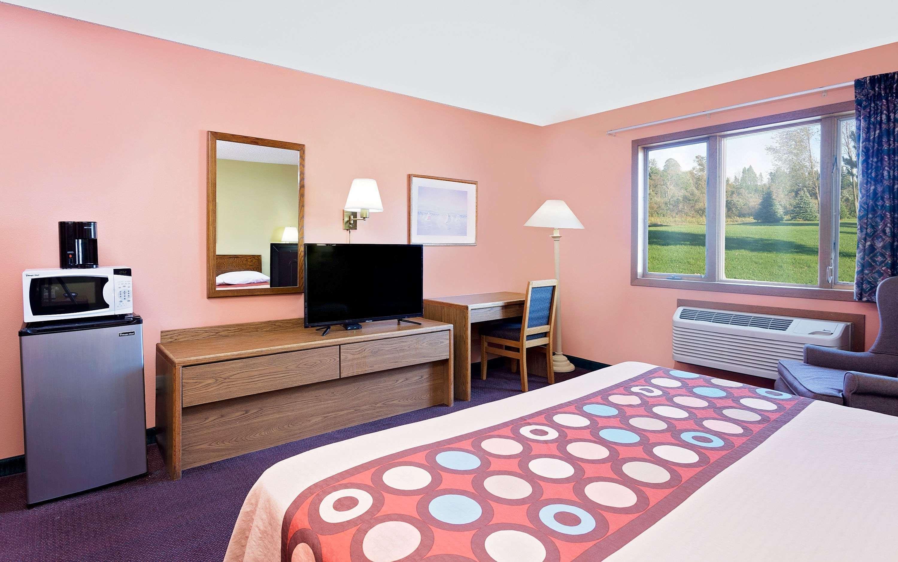 Super 8 By Wyndham Sturgeon Bay Otel Dış mekan fotoğraf