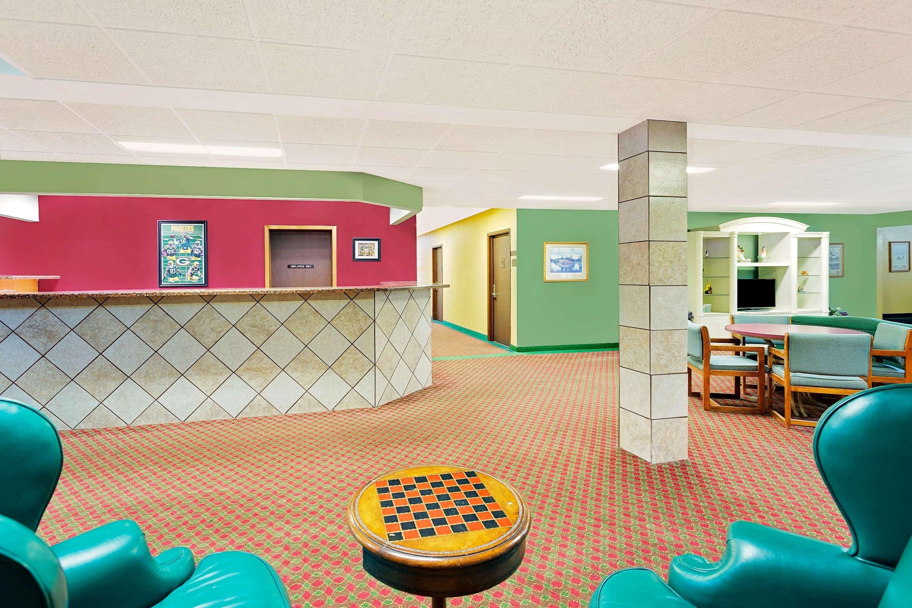 Super 8 By Wyndham Sturgeon Bay Otel Dış mekan fotoğraf