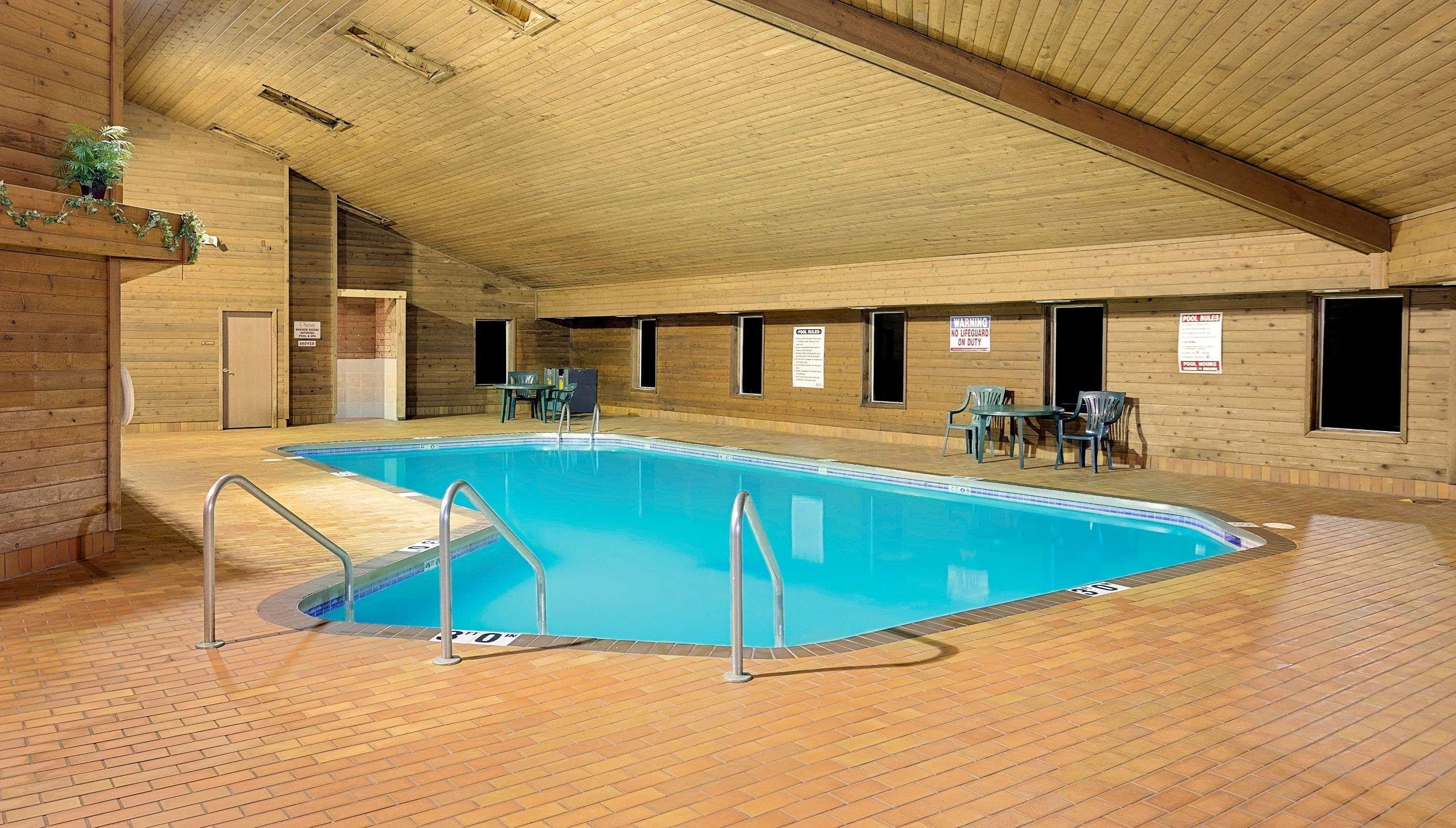 Super 8 By Wyndham Sturgeon Bay Otel Dış mekan fotoğraf